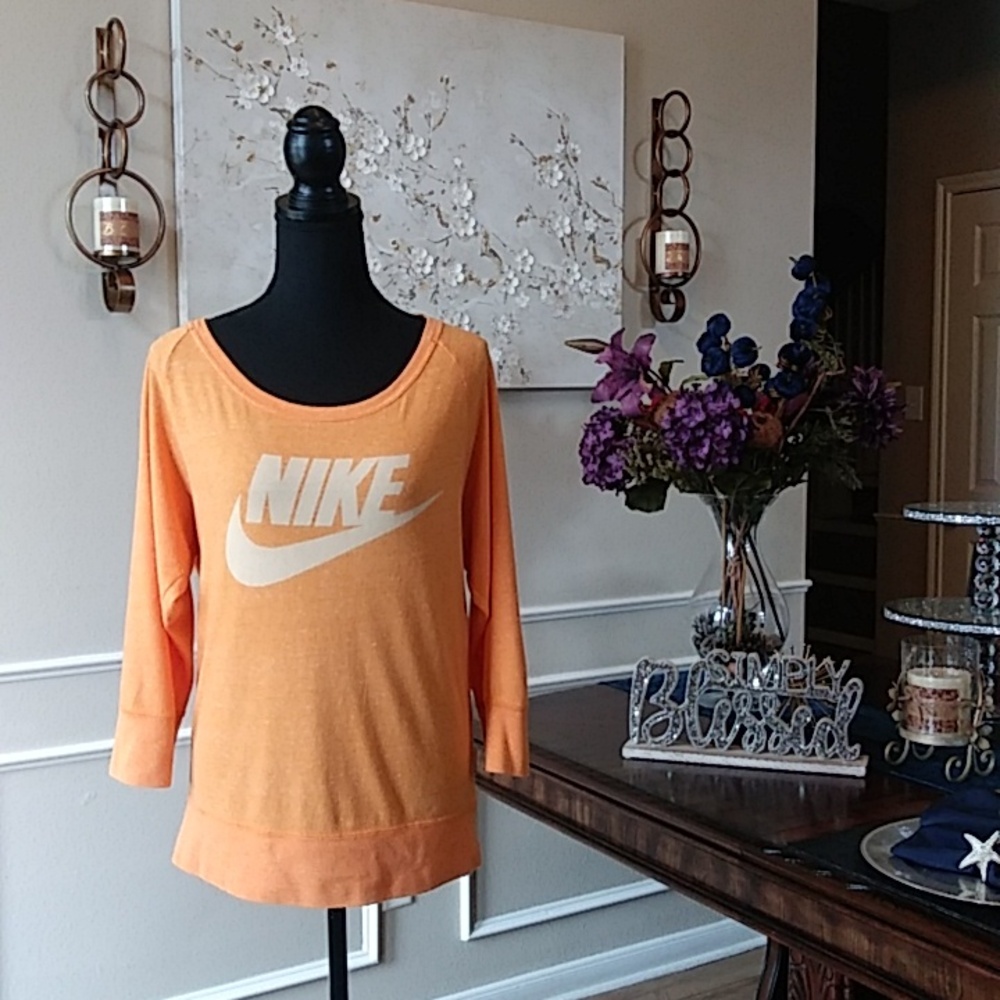 Women's Nike Organic Cotton Blend Athletic Top. Size S